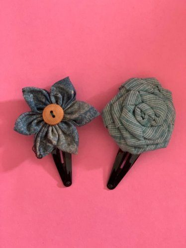 upcycled-rose-and-petal-flower-clip-pair-1195