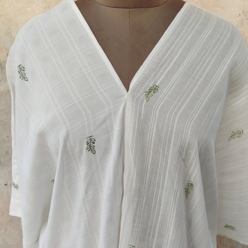 organic-bamboo-and-soy-cotton-kaftan-with-crochet-and-hand-block-print-details-5767