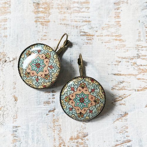 25-mm-lever-back-earrings-with-ceramic-bead-detail-painted-box-kashmiri-papier-mache-6540