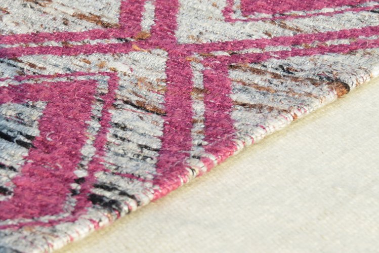 village-weavers-art-silk-beautiful-lyrical-carpet-in-pink-ivory-color-7756