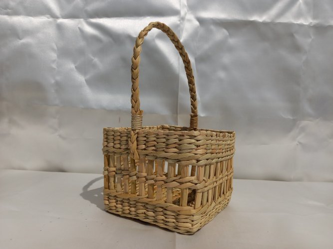 mini-kouna-flower-basket-with-handle-8146