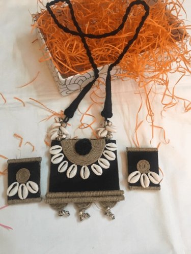 kaudi-kalakari-with-jute-necklace-set-10214